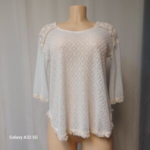 Curio New York Size Pm Elegant White Lace Blouse